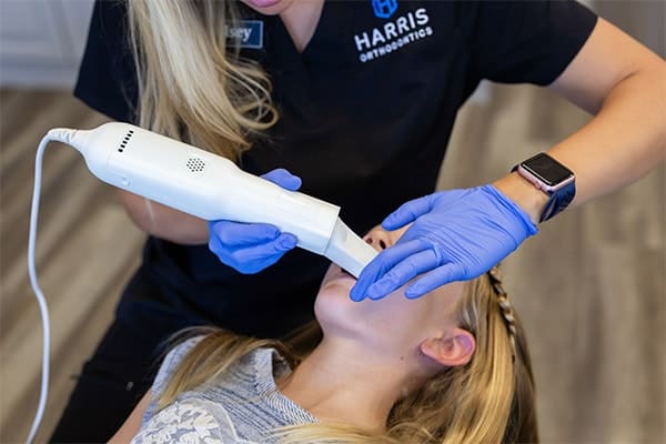 Orthodontic Assistant using iTero with Patient